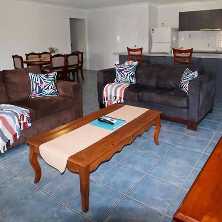 Blk Stays Guest House Deluxe Units Morayfield Oda fotoğraf