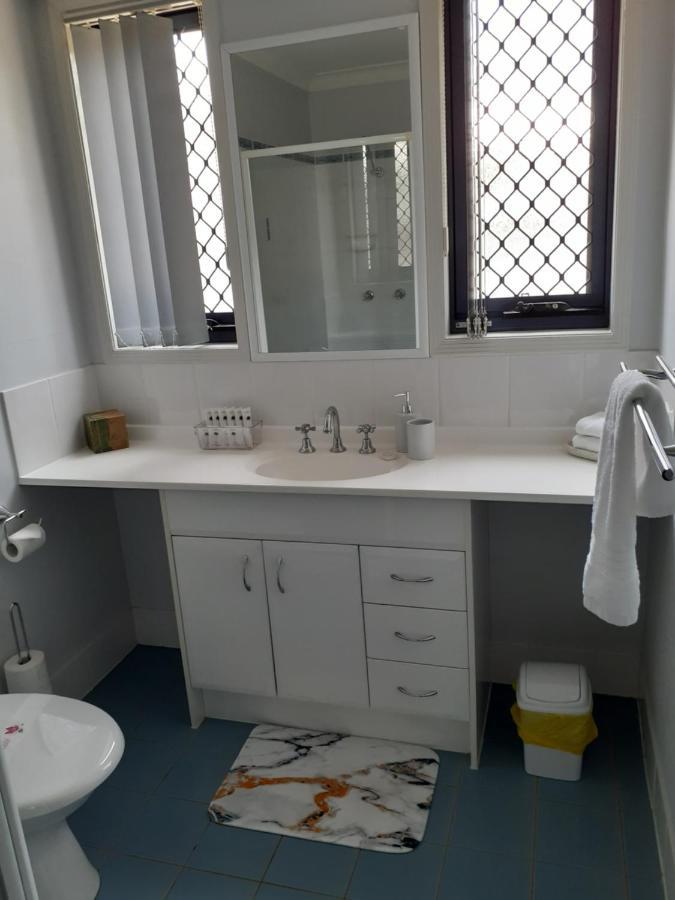 Blk Stays Guest House Deluxe Units Morayfield Dış mekan fotoğraf